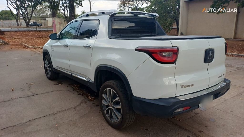 FIAT TORO 2.0 16V TURBO DIESEL VOLCANO 4WD AT9