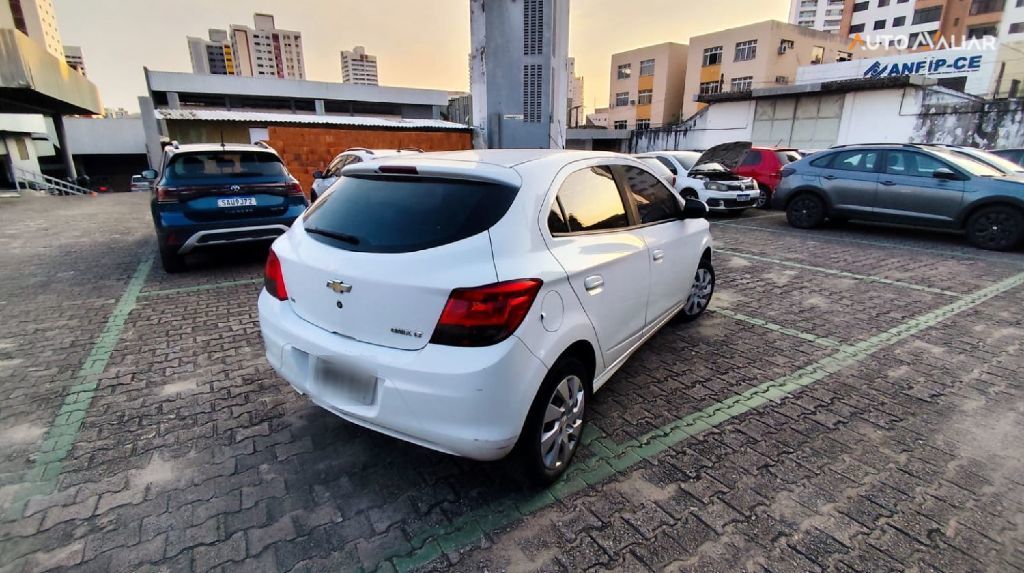 CHEVROLET ONIX 1.4 MPFI LT 8V FLEX 4P MANUAL
