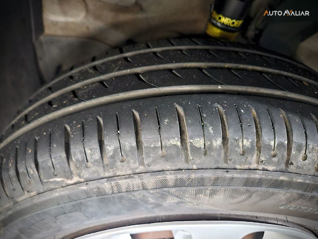 RENAULT CLIO 1.0 AUTHENTIQUE 16V FLEX 2P MANUAL