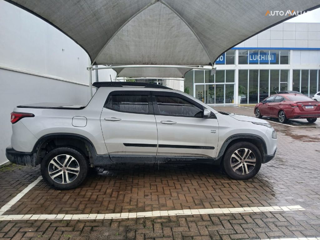 FIAT TORO 2.0 16V TURBO DIESEL FREEDOM 4WD AT9