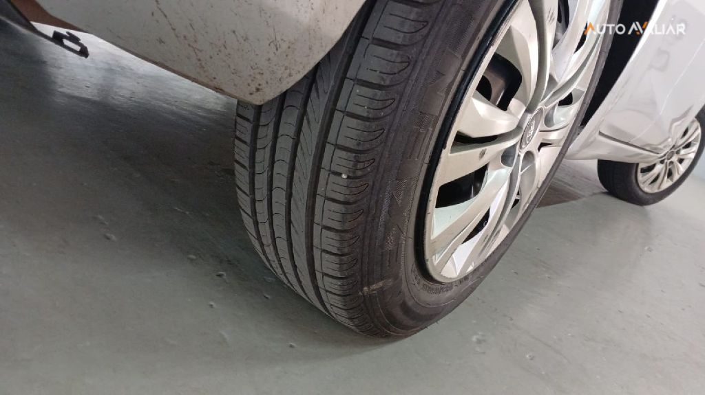 FORD FIESTA 1.6 SE HATCH 16V FLEX 4P MANUAL