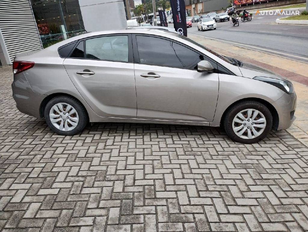 HYUNDAI HB20S 1.6 COMFORT PLUS 16V FLEX 4P MANUAL