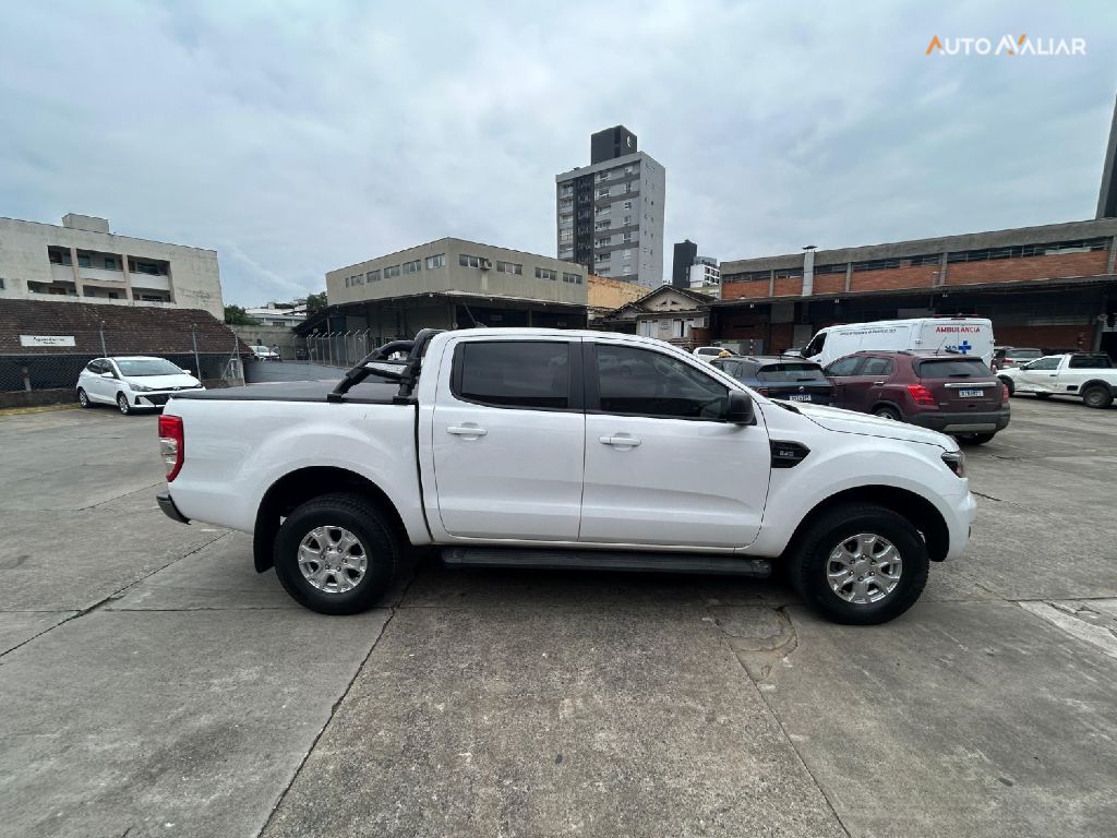 FORD RANGER 2.2 XLS 4X2 CD 16V DIESEL 4P AUTOMATICO
